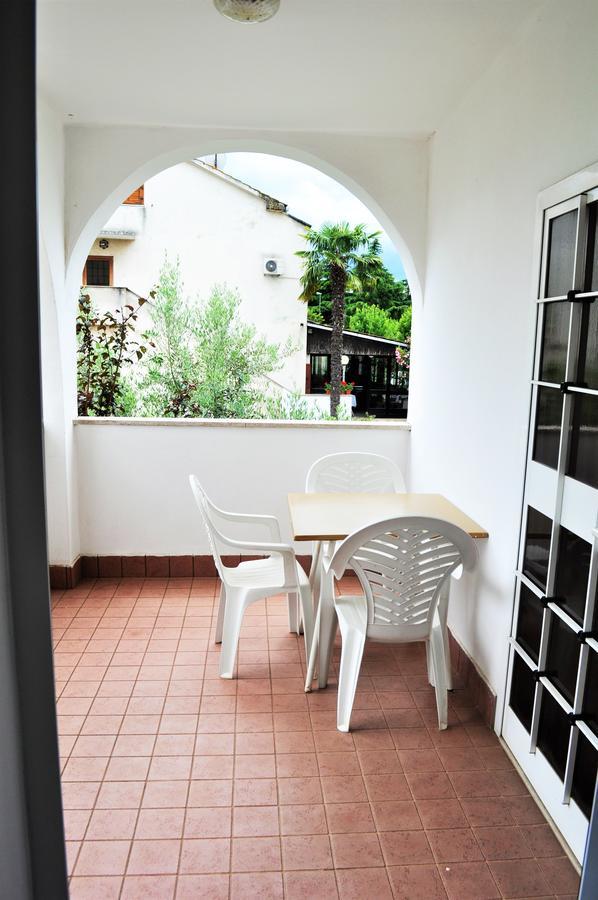 Tri Srca Apartments & Rooms Funtana Exterior photo