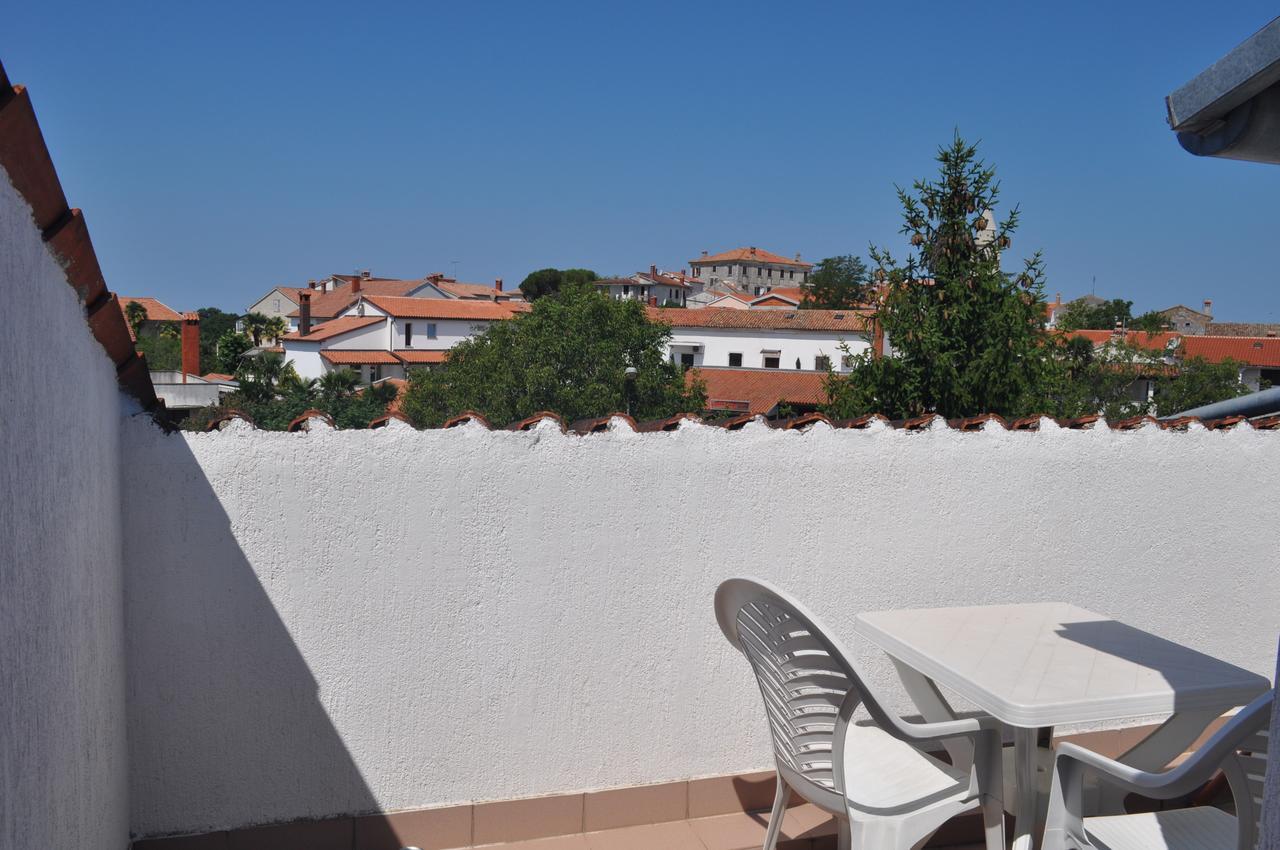 Tri Srca Apartments & Rooms Funtana Exterior photo